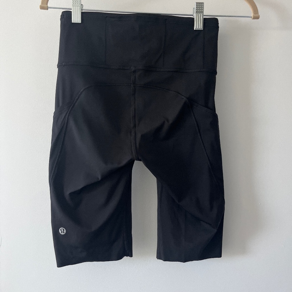 Lululemon Biker with pockets